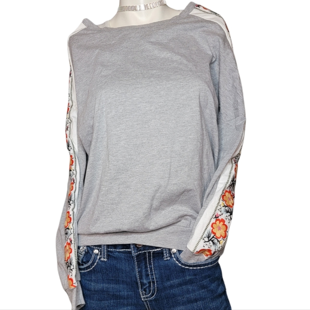 Cotton Bleu Grey Longsleeve Top With Quilted Embroidered Sleeves, EUC, sz S